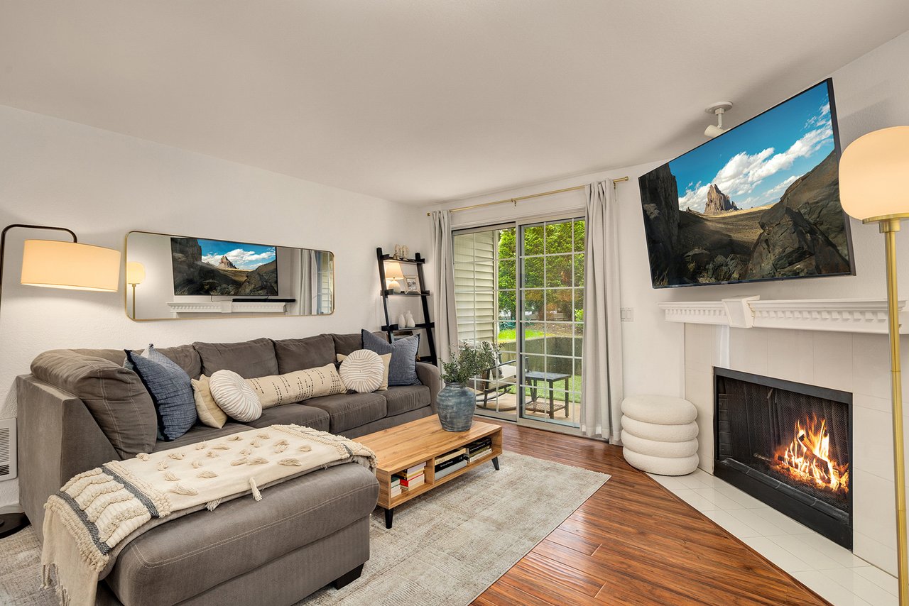 215 9th Street Unit: D102