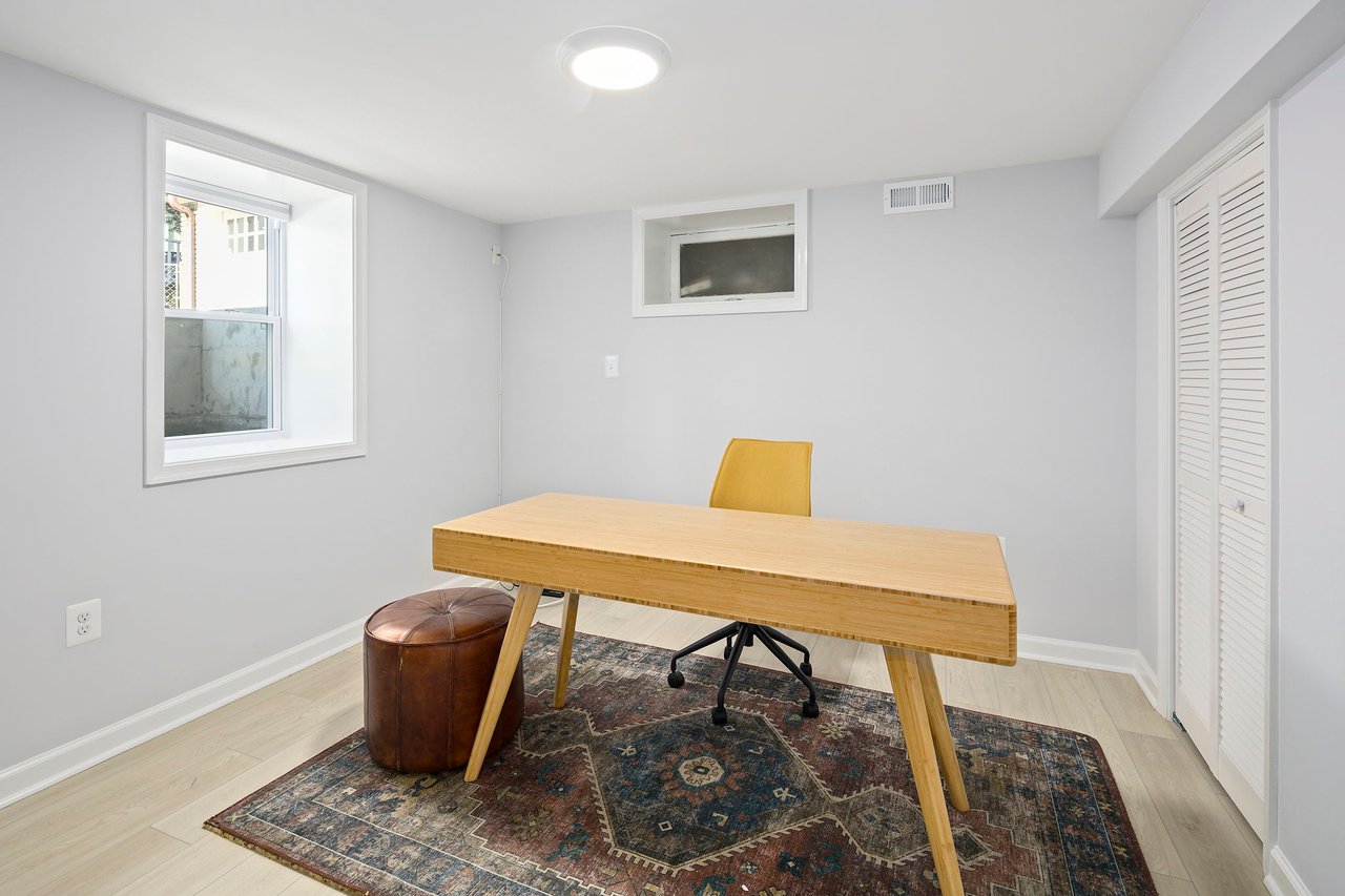1501 Hamilton St NW