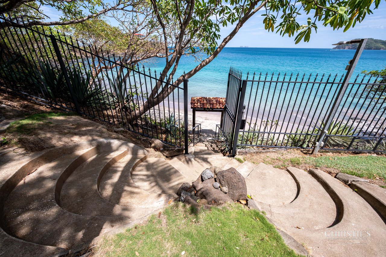 Casa Playa Bonita | Beachfront Luxury Estate in Playa Flamingo