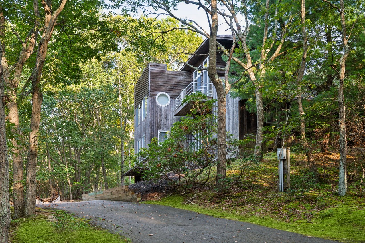 3392 Noyack Road