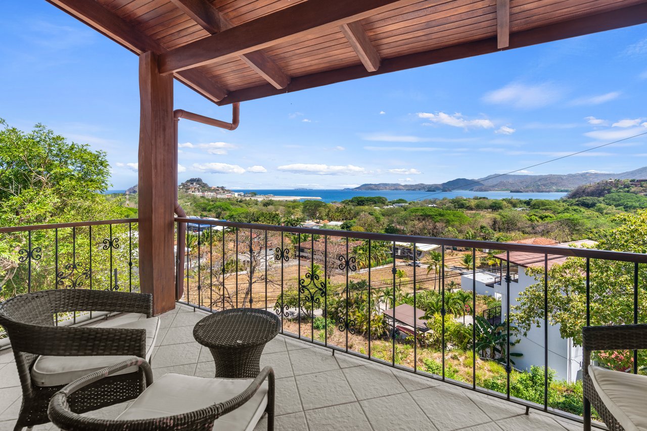 Casa Omega | Ocean View Apartment Complex in Altos de Flamingo