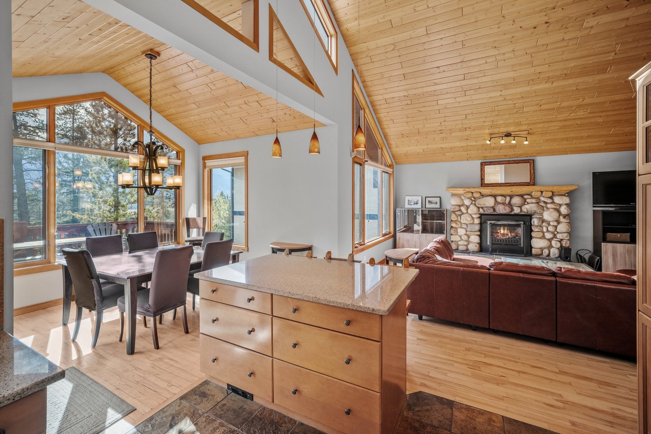 369 Eagle Heights