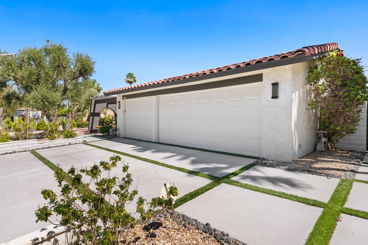 1371 E Del Paso Way