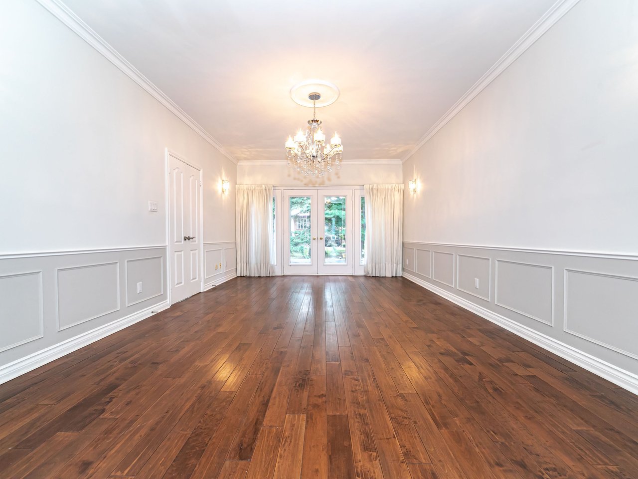 10 Edmund Crescent