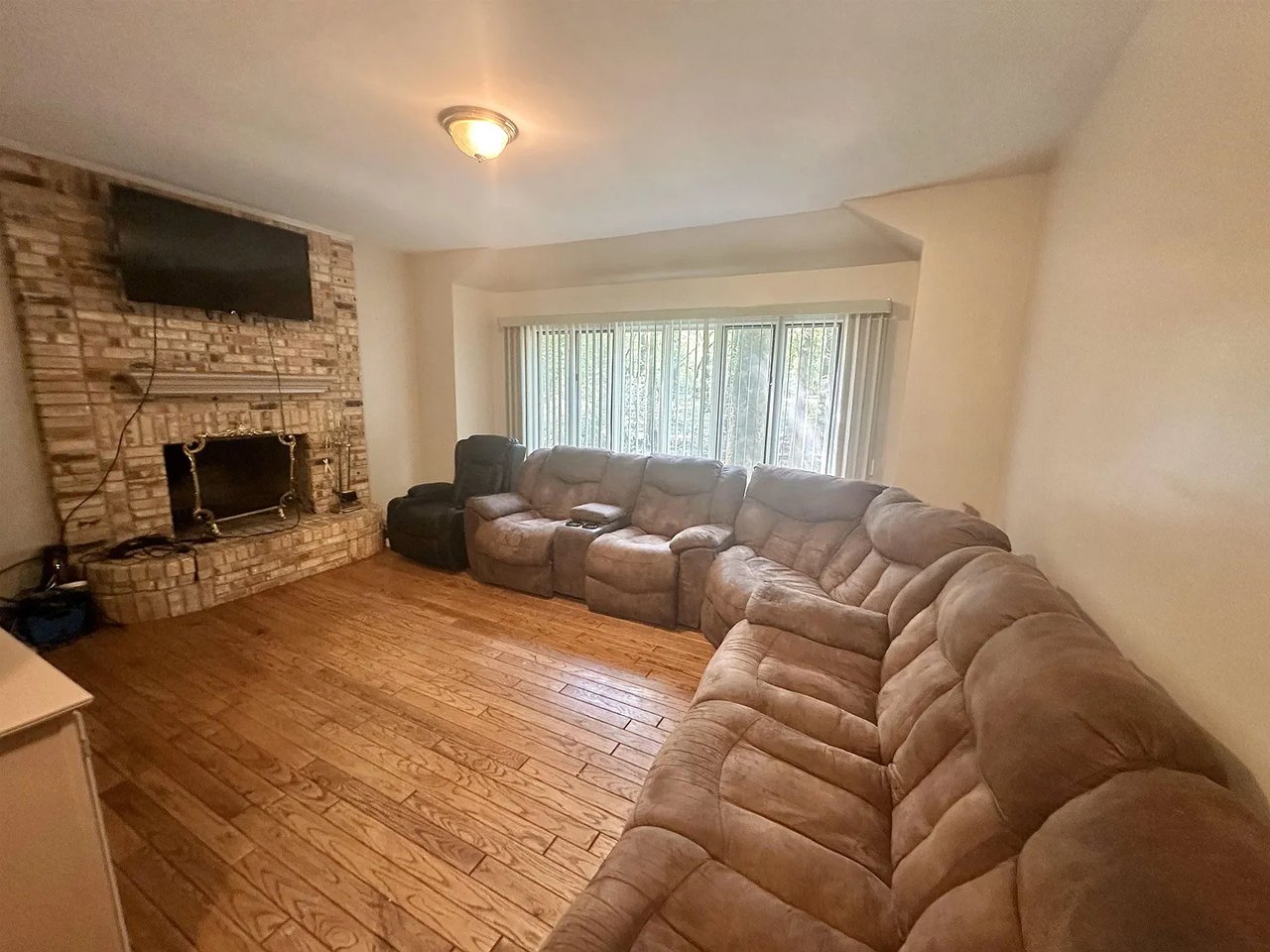 10594 Latting Woods Rd