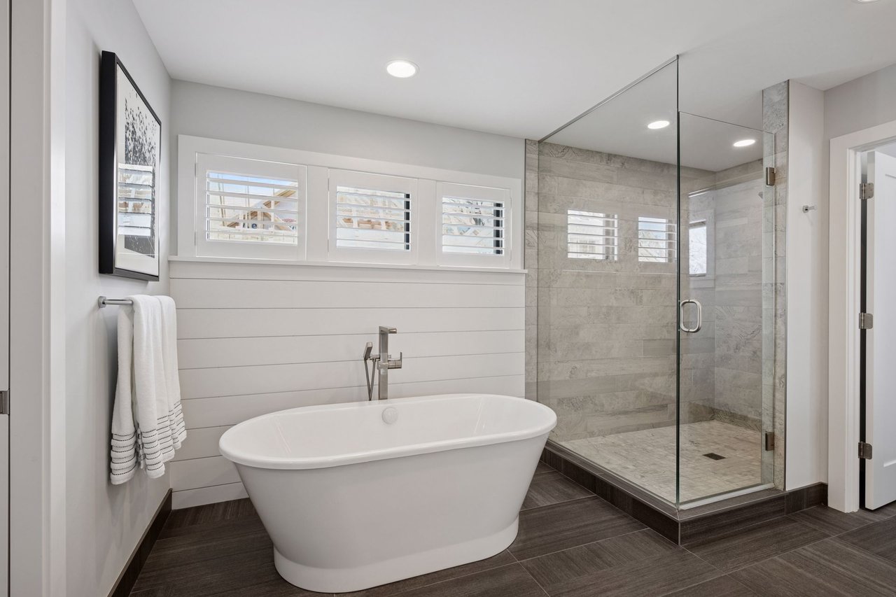 630 Gardner Street E, Wayzata
