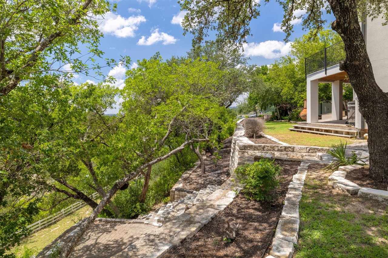 7206 Comanche Trail