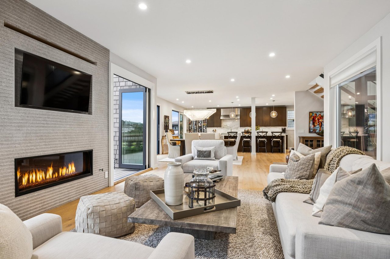 Luxurious Waterfront Home in Larkspur Marina