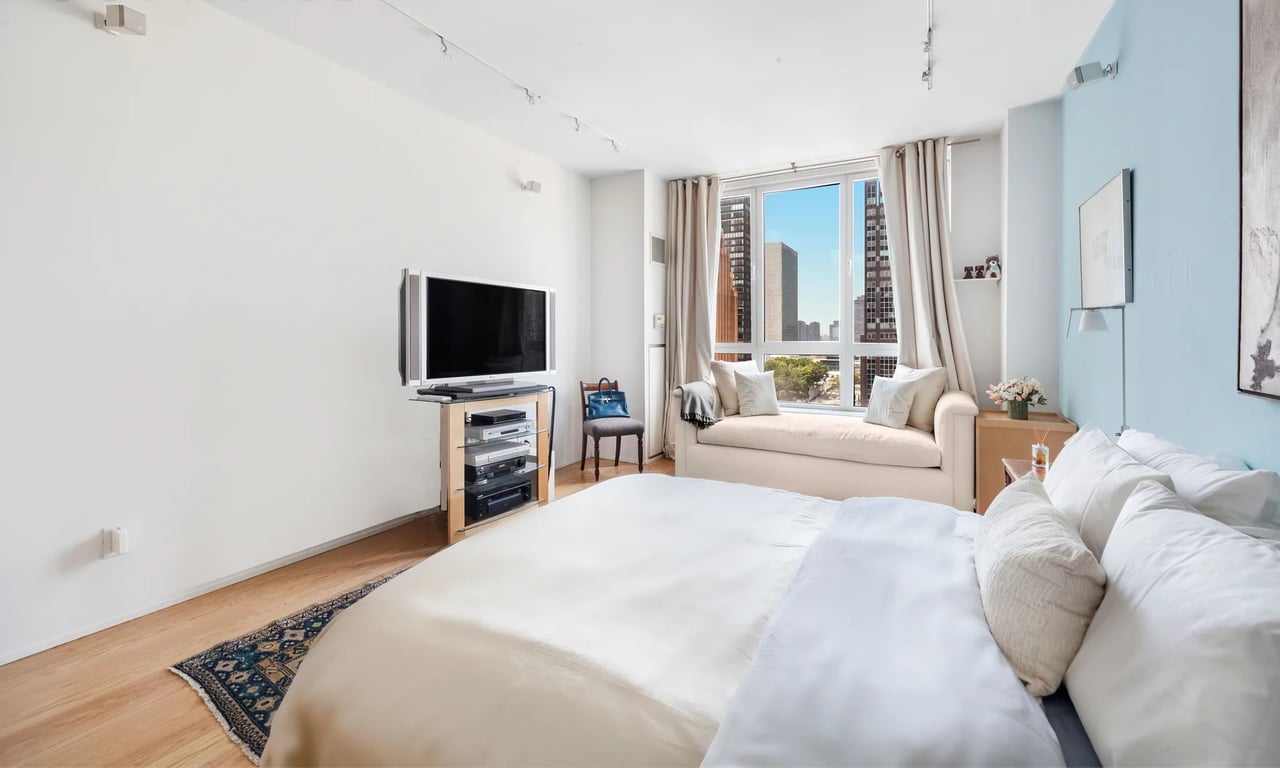 351 E 51st St #14C