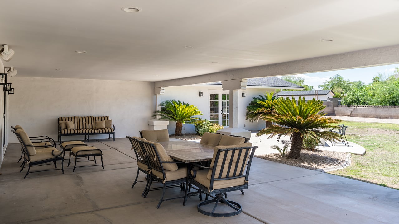 5242 N WOODMERE FAIRWAY