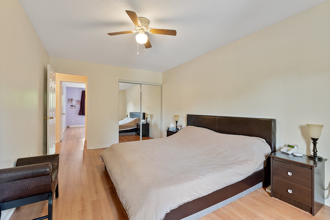 28 Thornway Ave