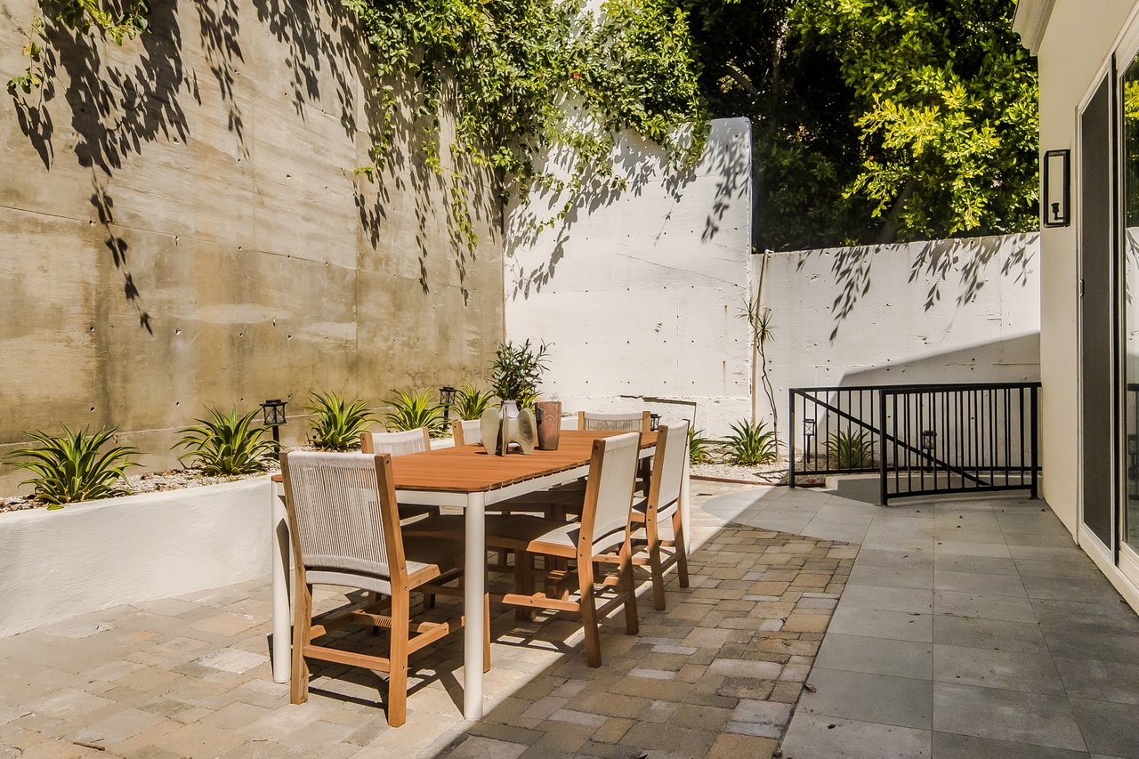 1969 Curson Pl, Hollywood Hills 