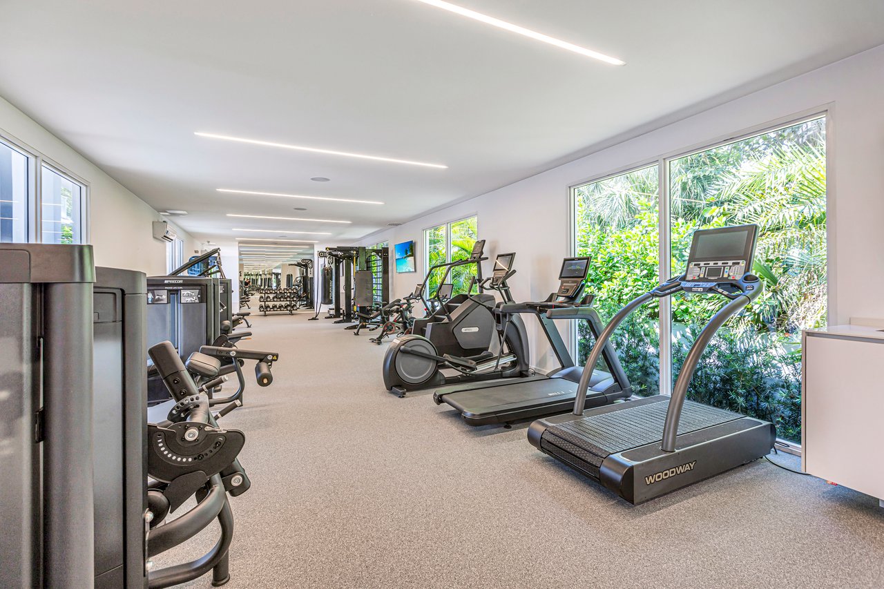 Beach Haus Bal Harbour Residences