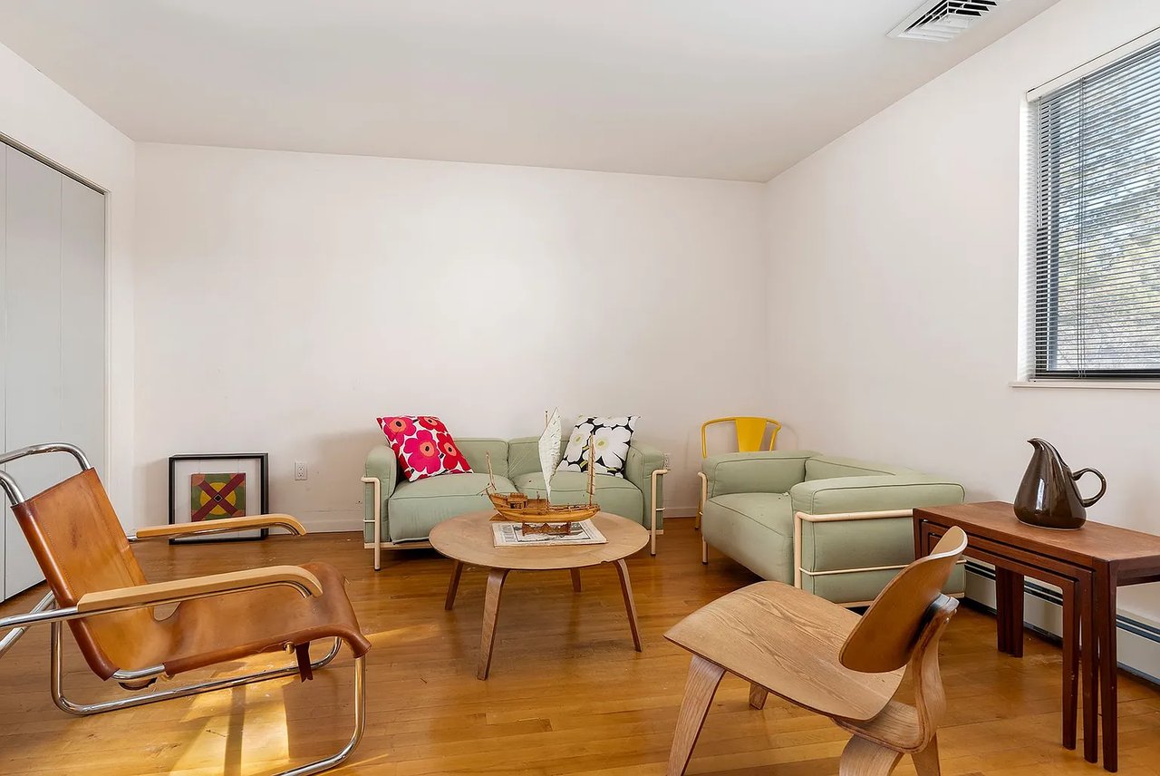 45 Blackwatch Ct