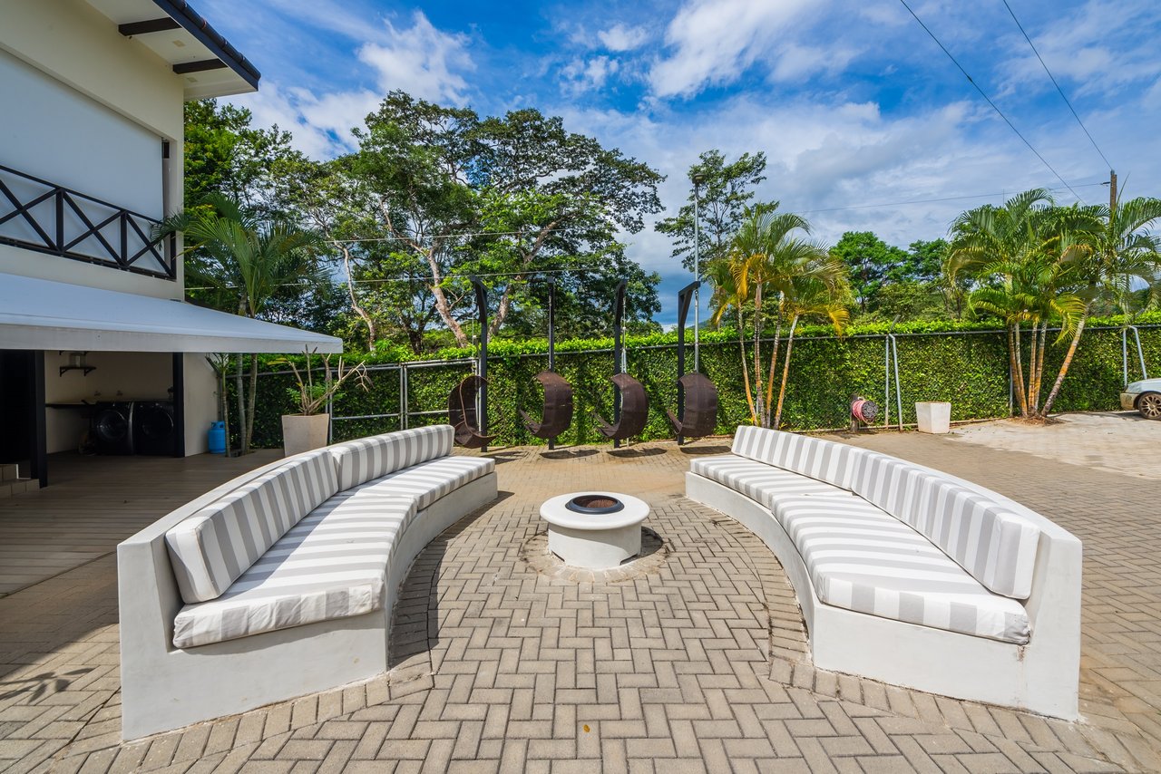 Casa Cielo | Luxurious Multifunctional Estate with Main House, Apartments, and Pool in Guanacaste!