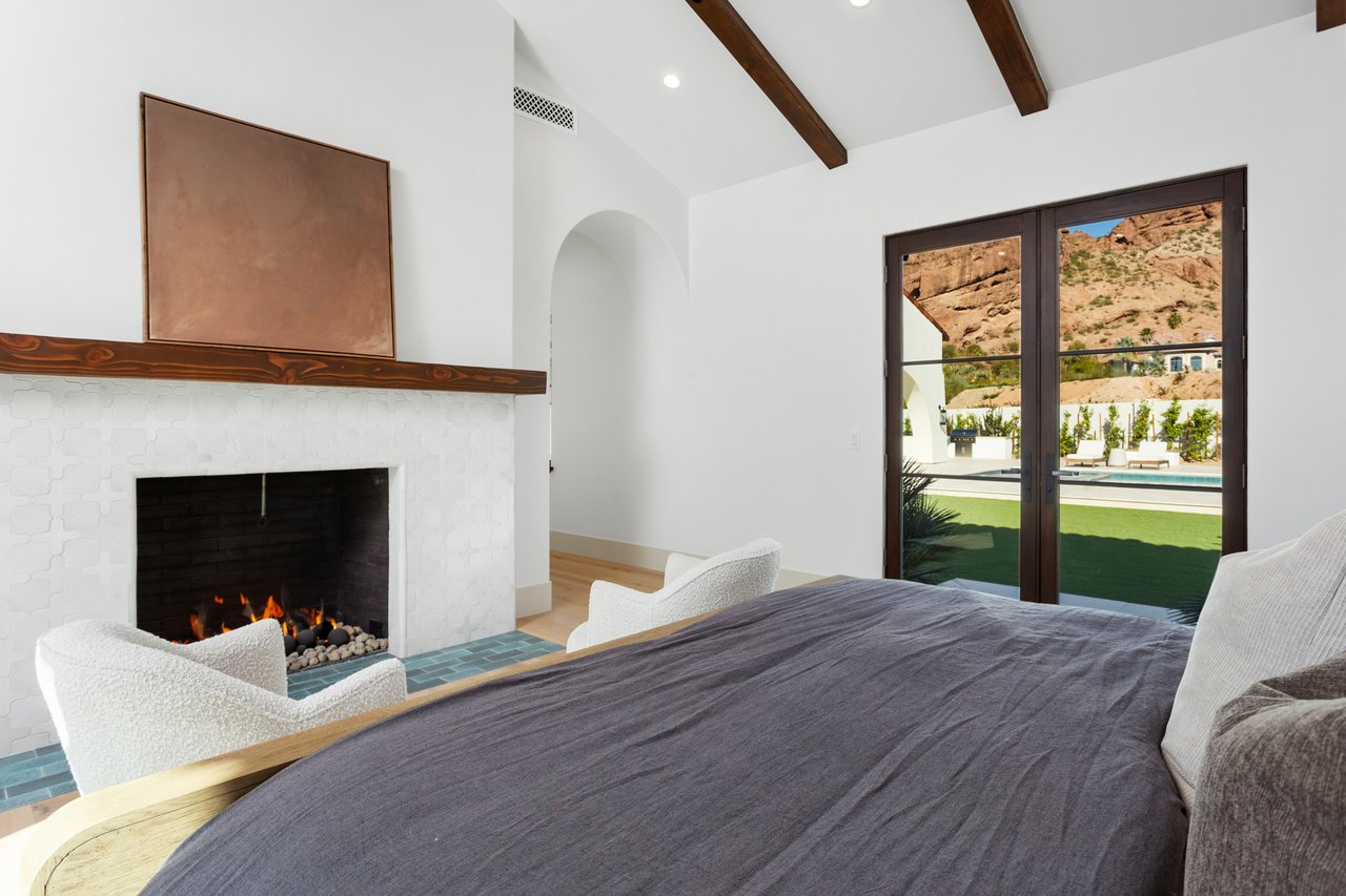 4605 E ROCKRIDGE Road