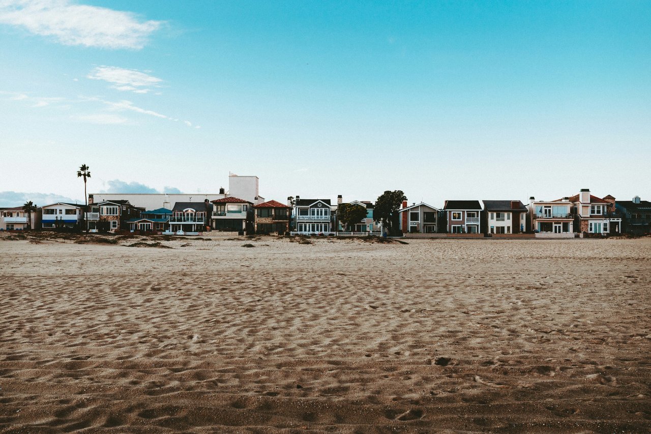 The Newport Beach Seller Timeline: From Listing to Close