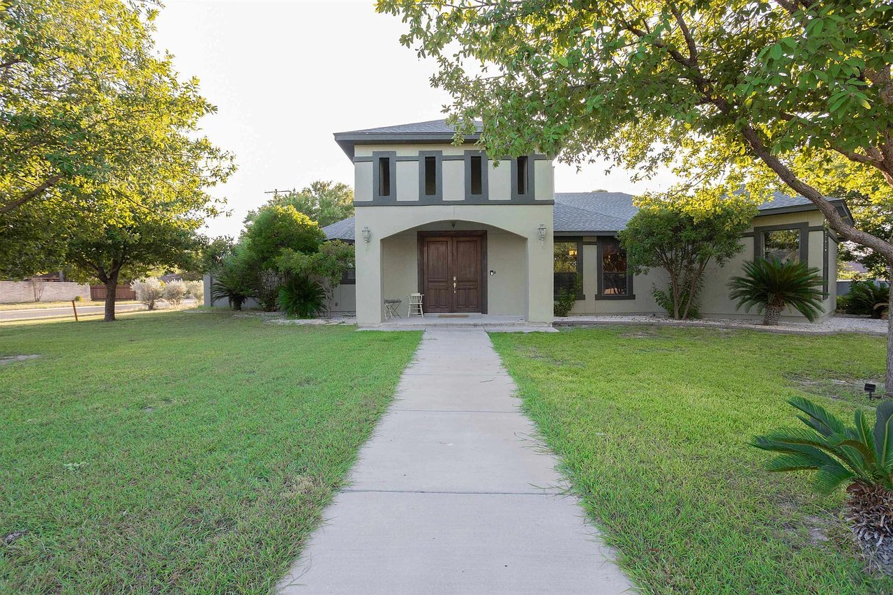 300 Mountain View Dr