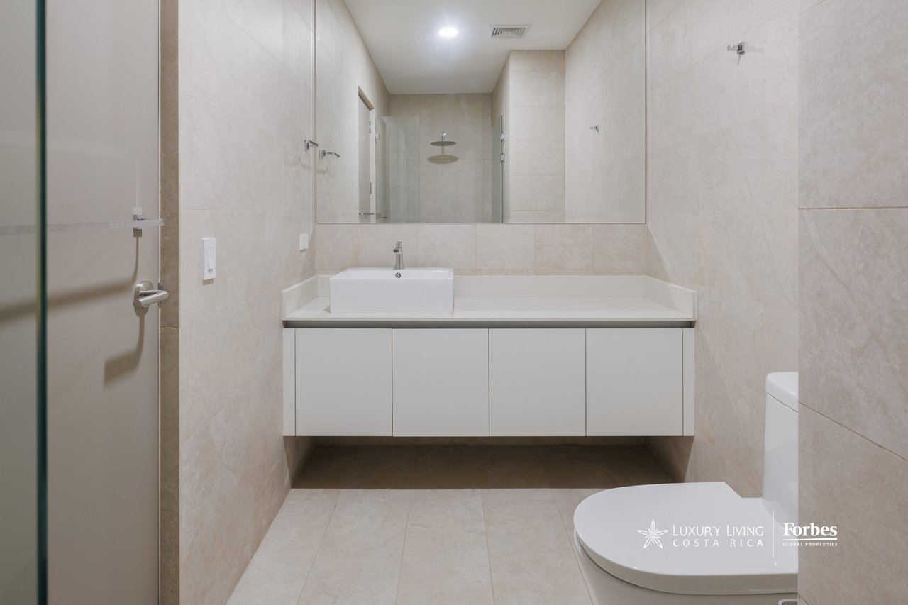 21469 - Contemporary penthouse for sale, spacious rooms and terraces