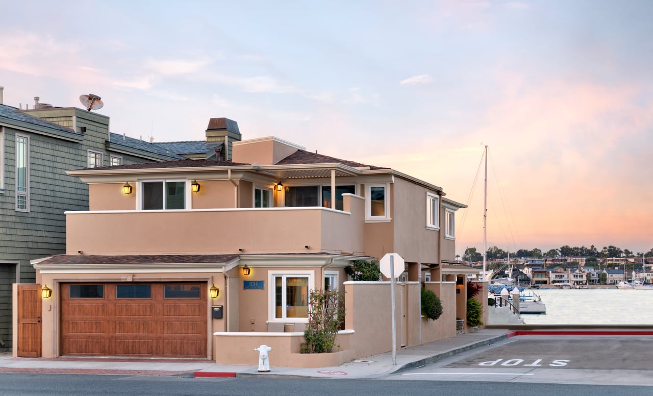 1134 E Balboa Blvd
