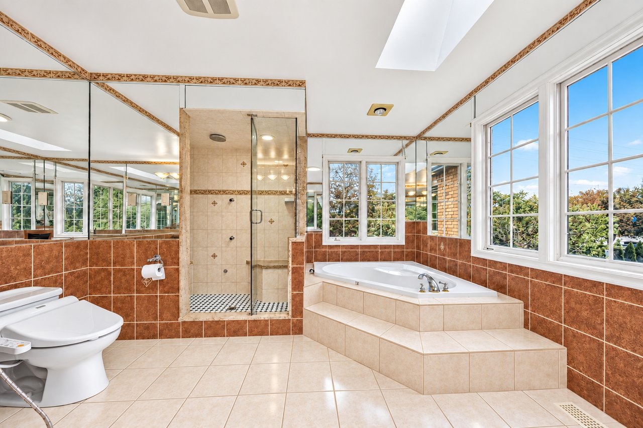 2 Shallmar Gdns