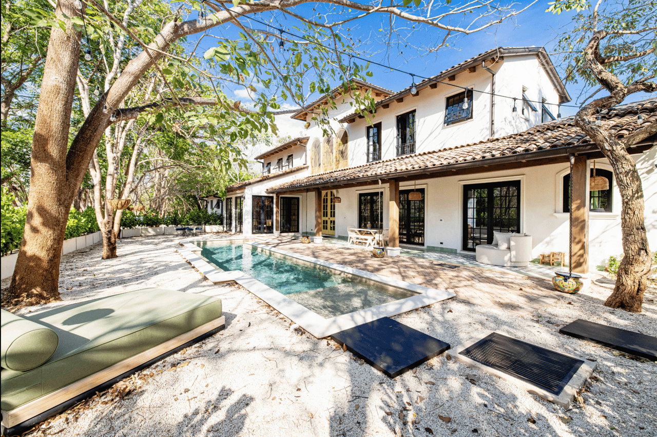 Casa Las Mareas | Beachfront Spanish Colonial Villa with Private Pool in Hacienda Pinilla