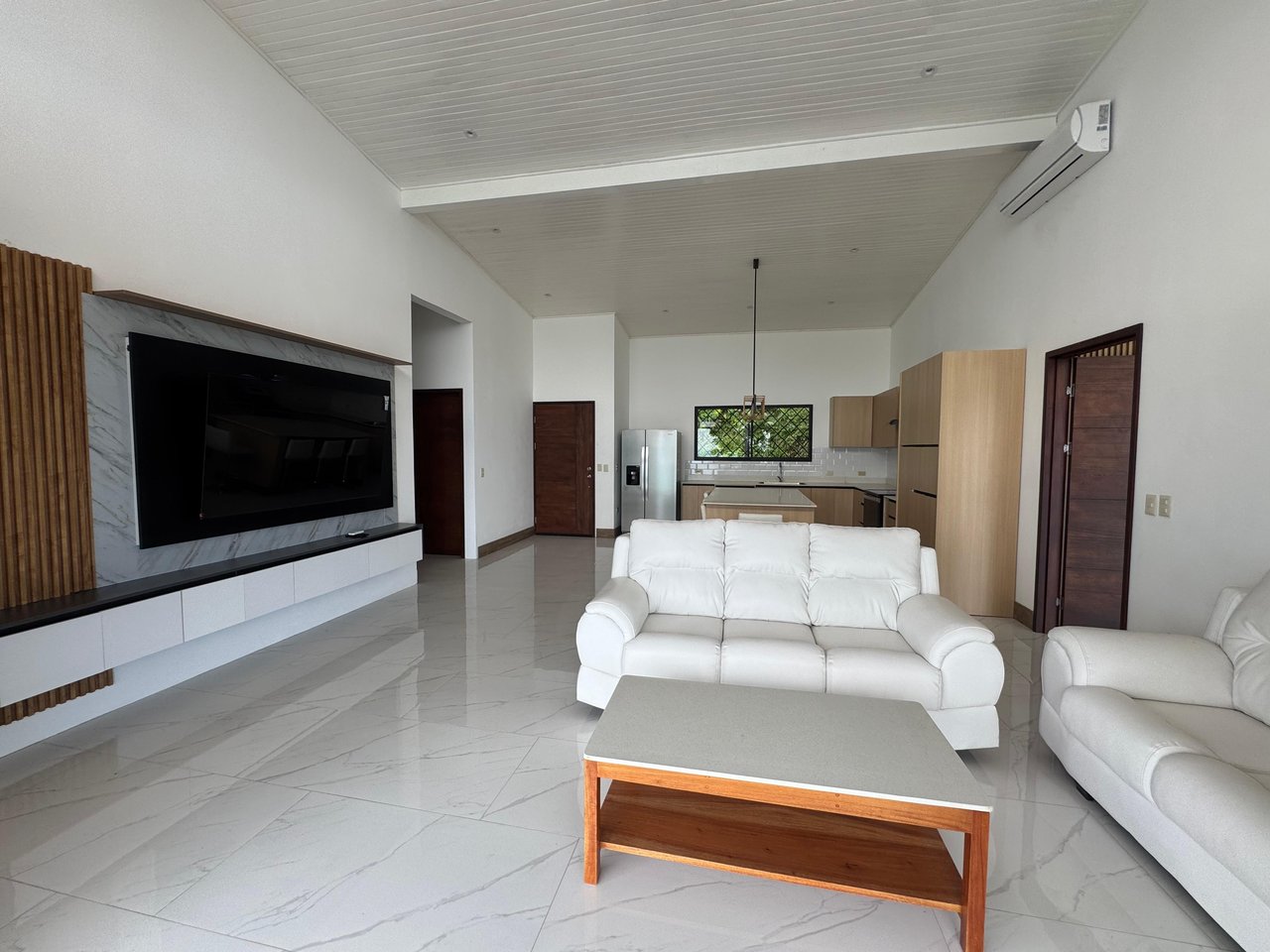 Modern Elegance Meets Incomparable Views, 3BDR&3Baths Home