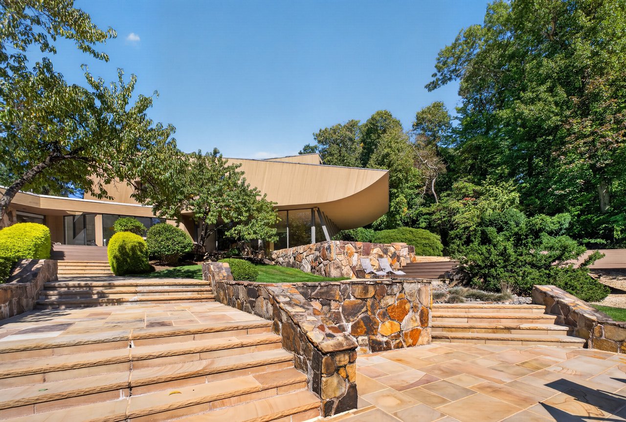 15 Horseshoe Road (Long Island)