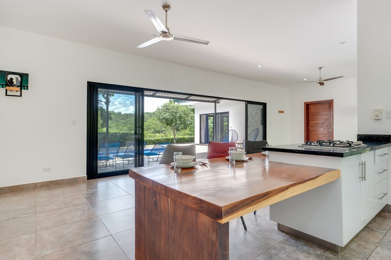 V-Domi Panama | Modern 3-Bedroom Villa with Pool on Expansive 6,078 m² Forest Lot in Finca Panamá, Tamarindo