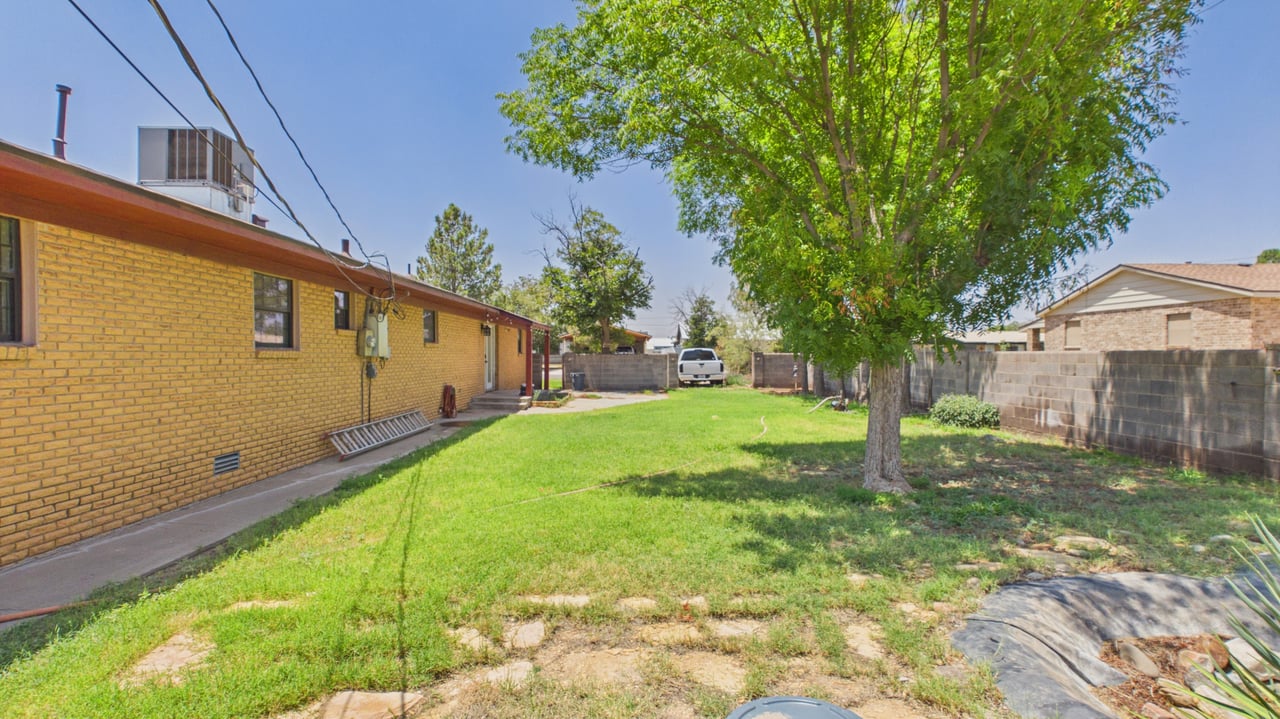 1015 W Normandy Dr
