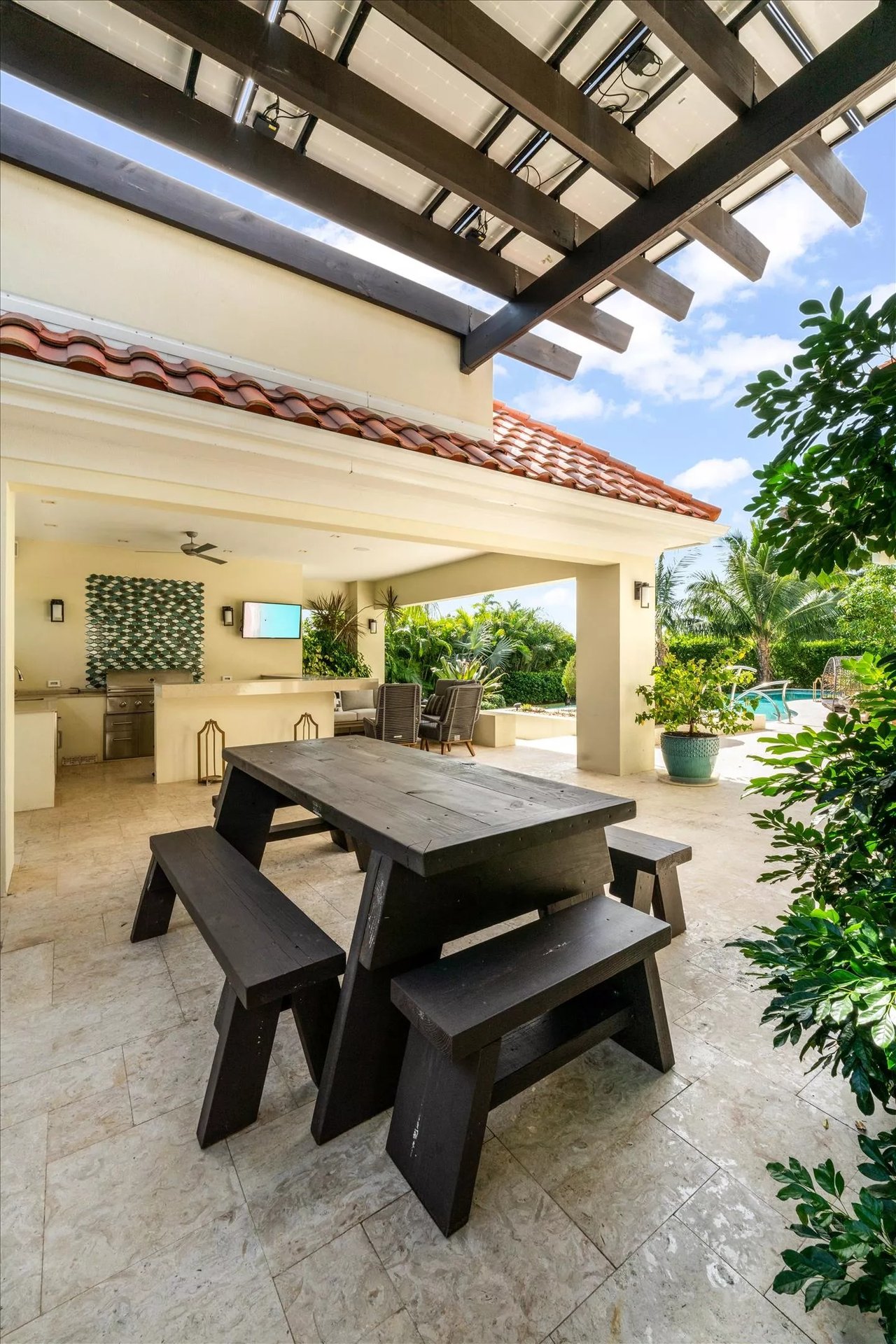 Crystal Harbour, Cayman Islands