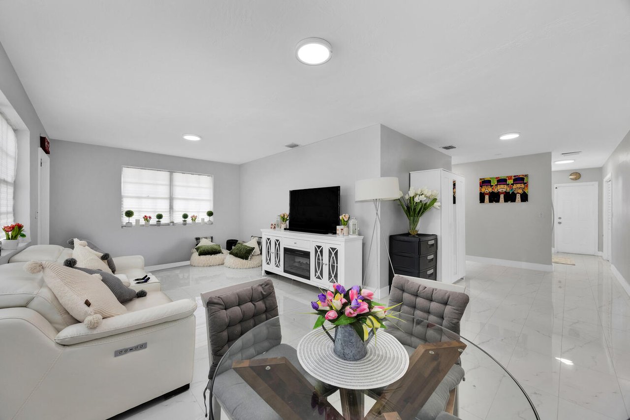 Rare Pinecrest Duplex Opportunity in a Quiet Cul-De-Sac