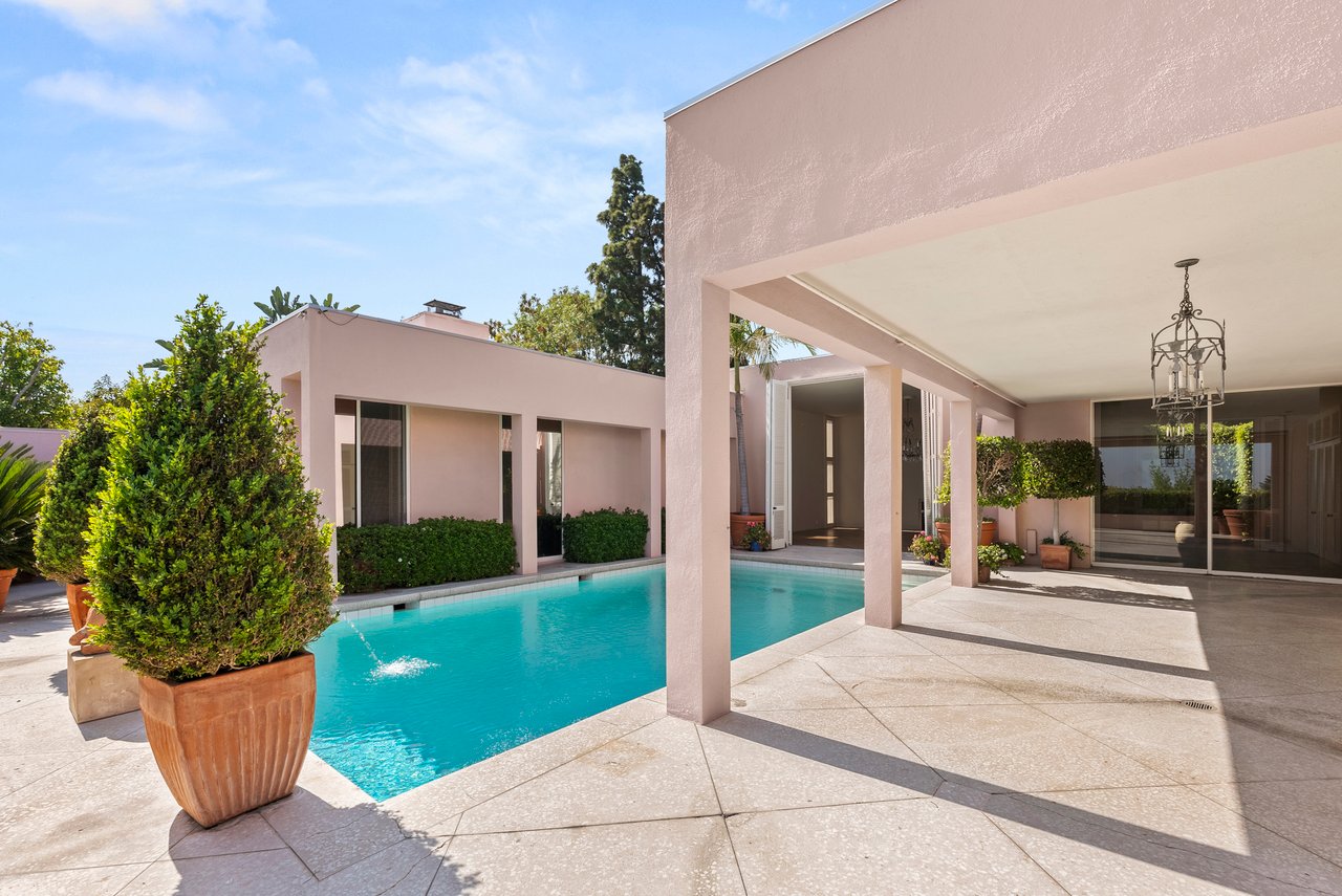 9032 Thrasher Ave, sunset strip