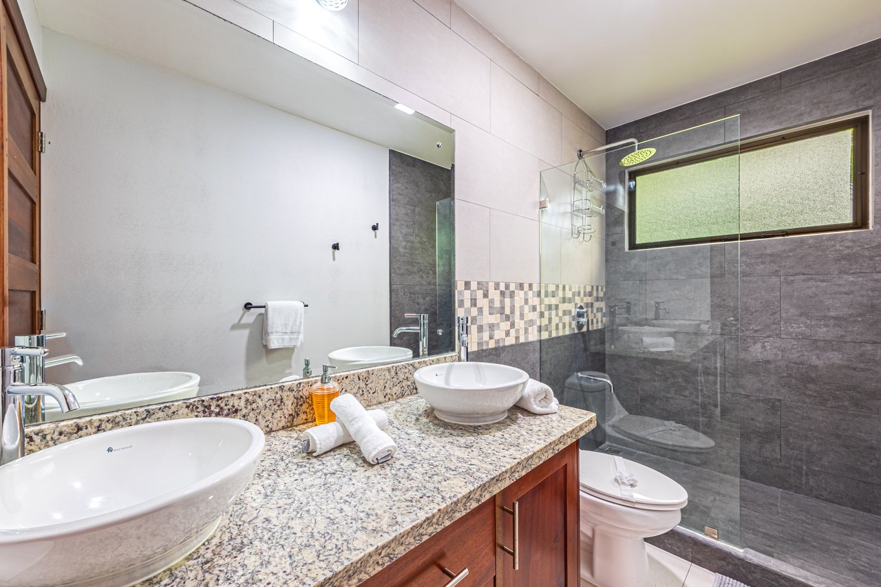 Uvita Home in Jardines del Sol with Private Pool and Dual Suites