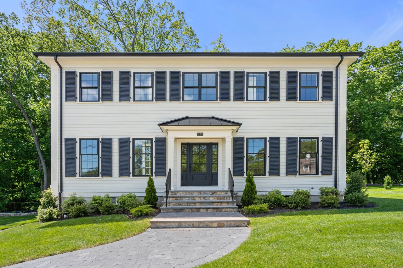 320 Lexington St