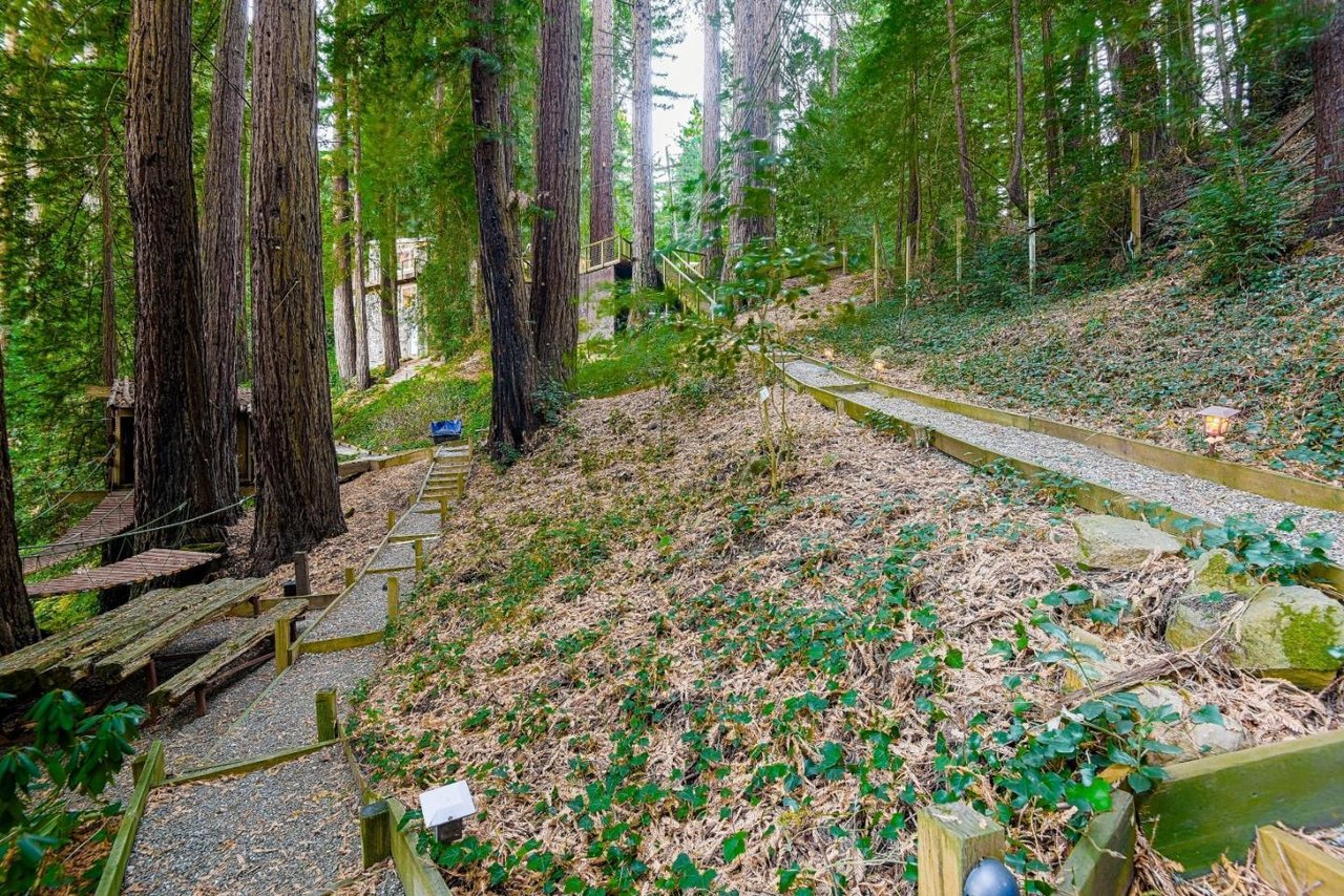 17507 Skyline Boulevard