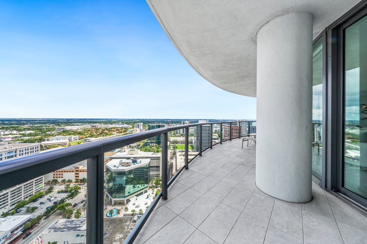 100 E Las Olas Blvd 3303