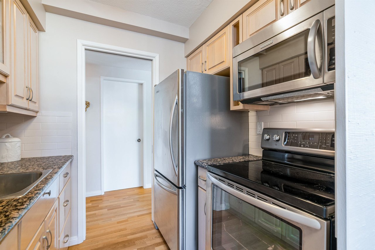 1575 Beach Ave, #303