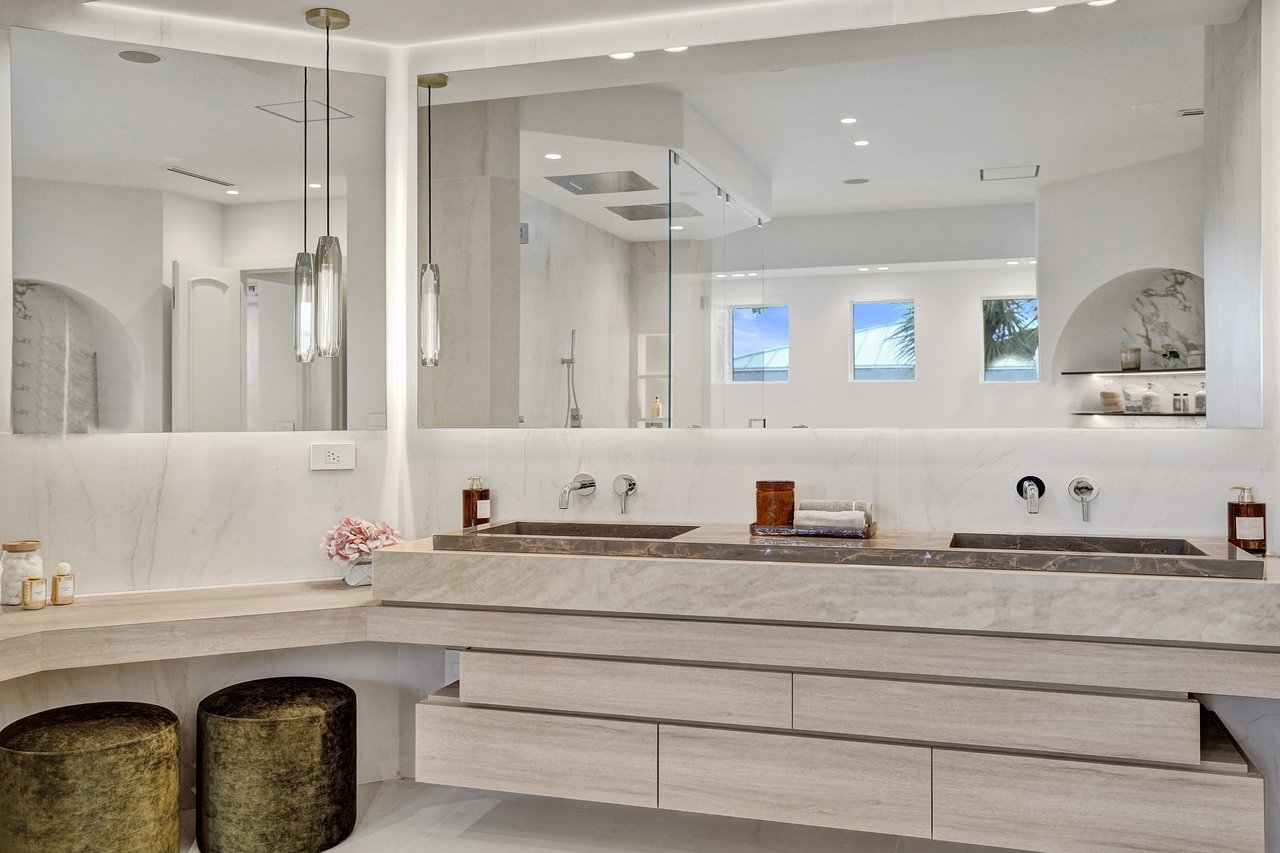 30  S Compass Dr