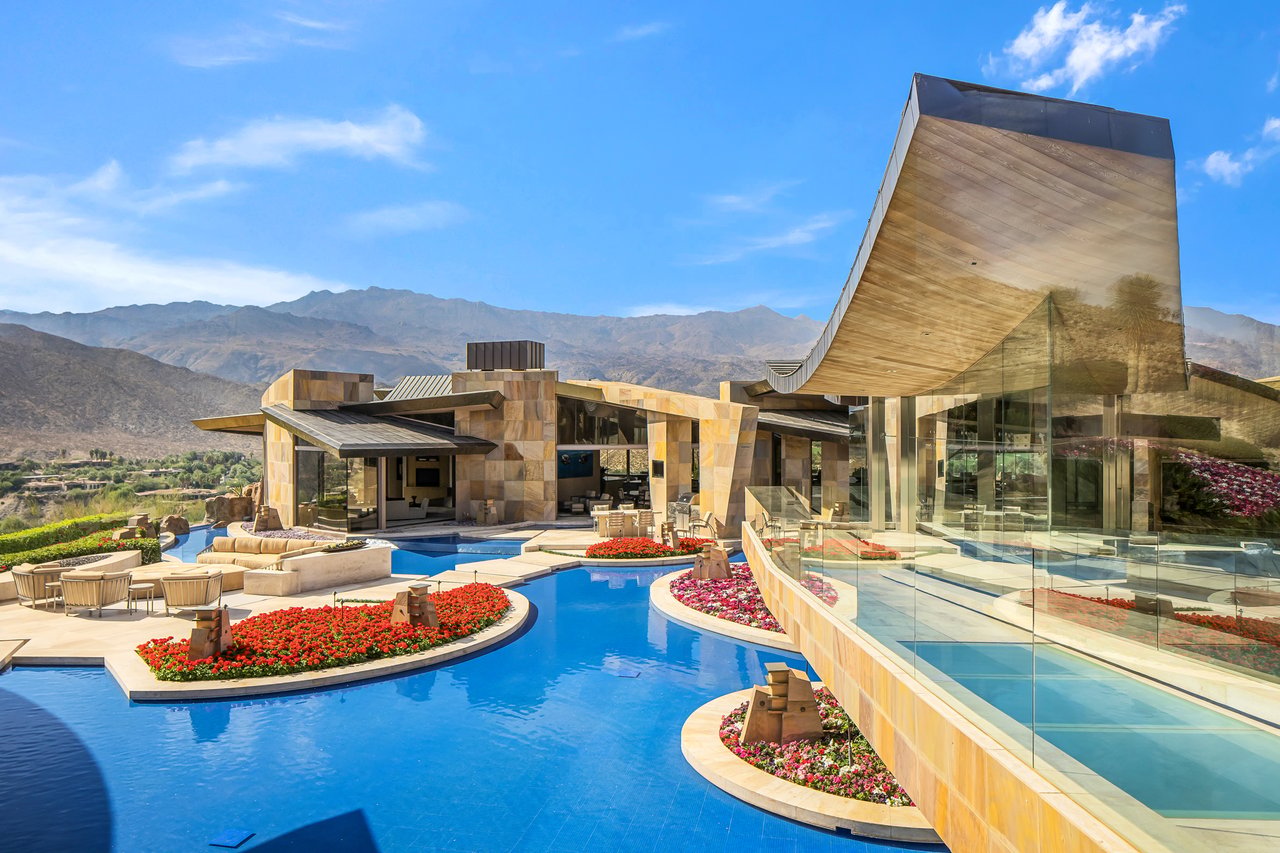 706 Summit Cv