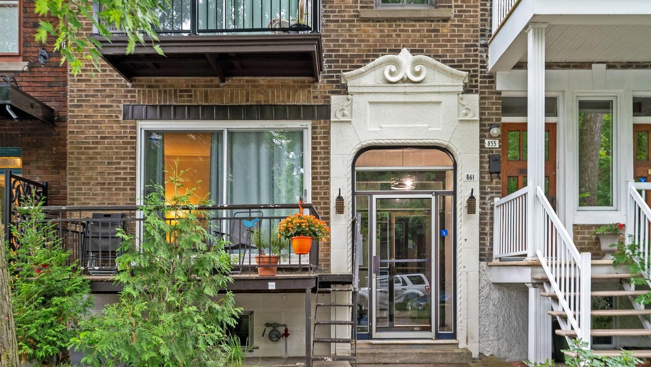 Outremont | Classic triplex in a sought-after area