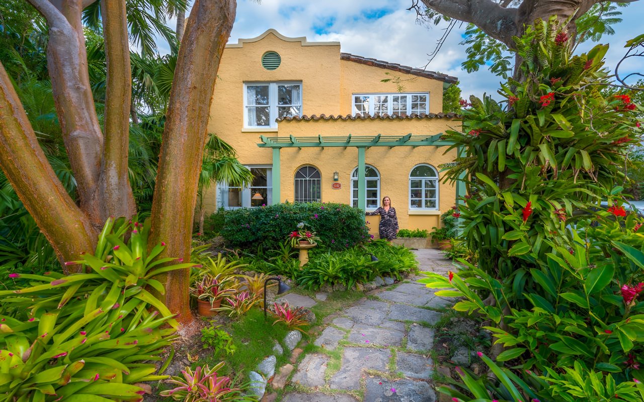 Chic Miami Beach Med-Deco Landmark Sells!