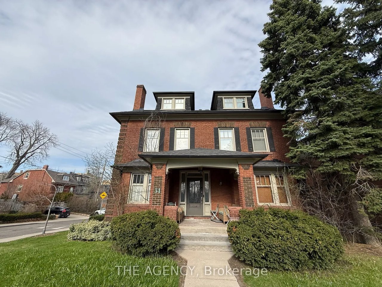31 Oriole Parkway