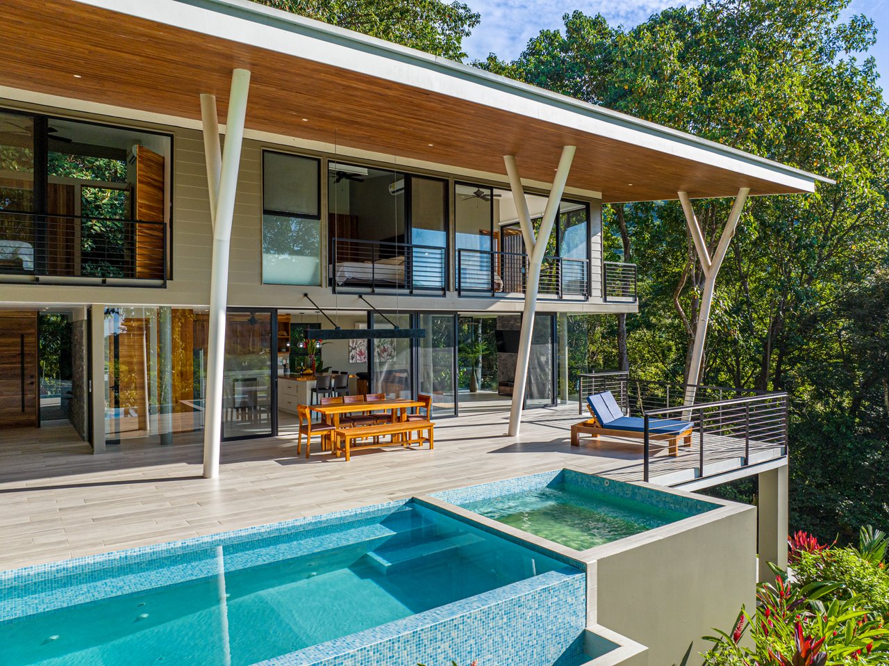 4 Bedroom Jungle Paradise with Ocean Views