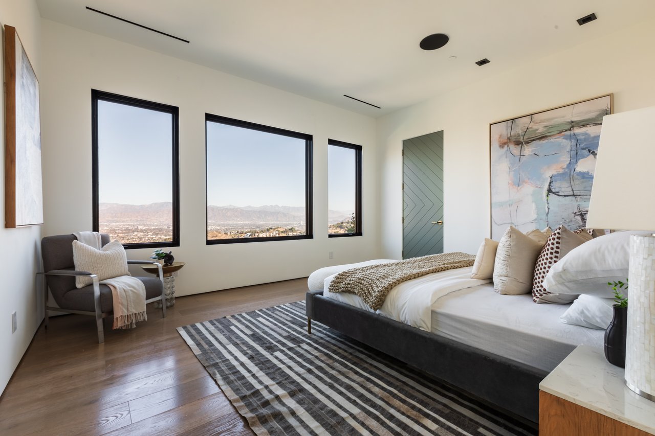 13331 Mulholland Dr, Beverly Hills