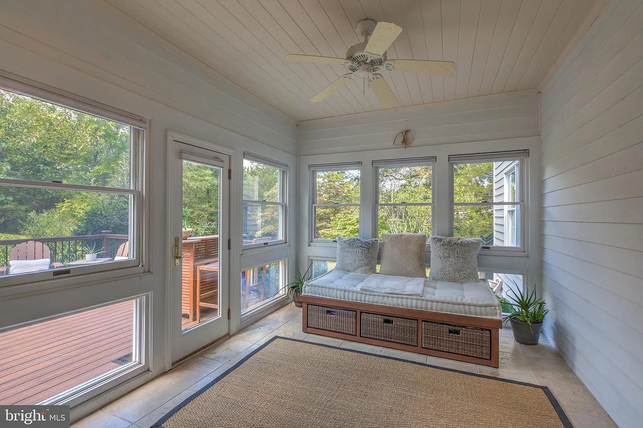 6 Rustic Dr