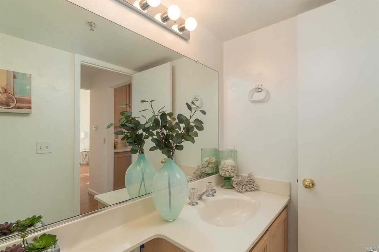 17 Cedarwood Ln