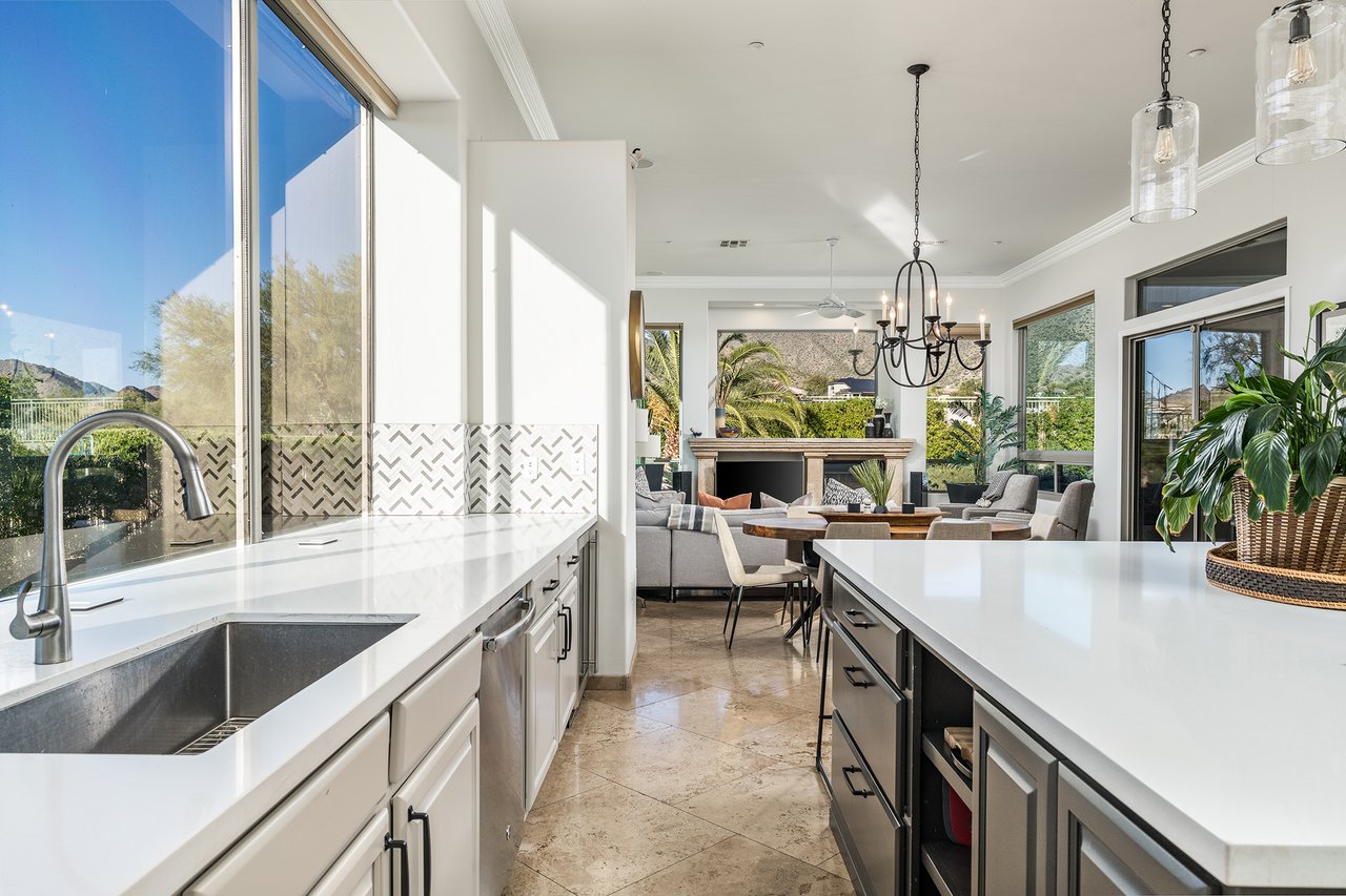 11368 E WINCHCOMB Drive