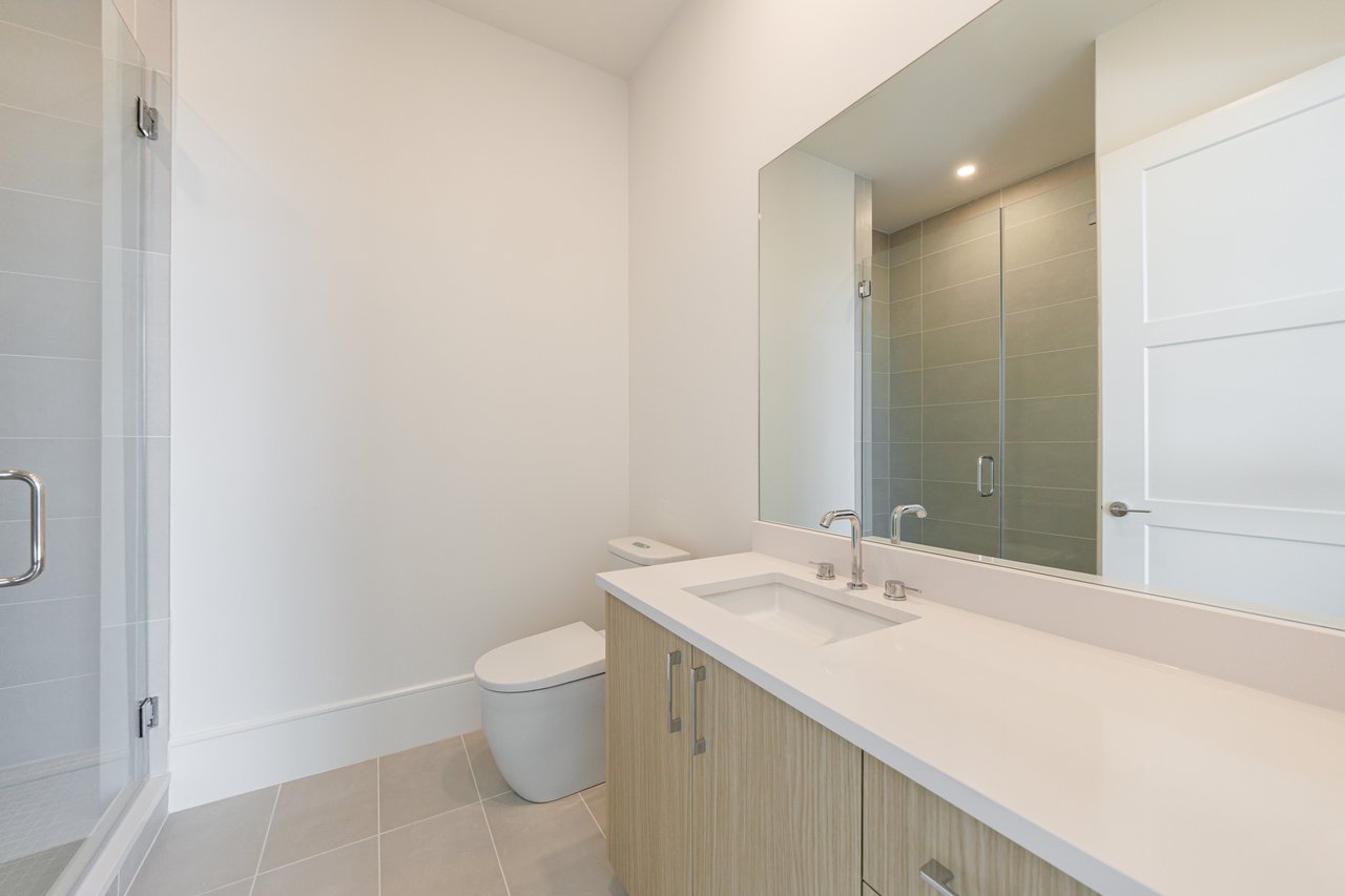 2425 Peachtree Road Unit 1806
