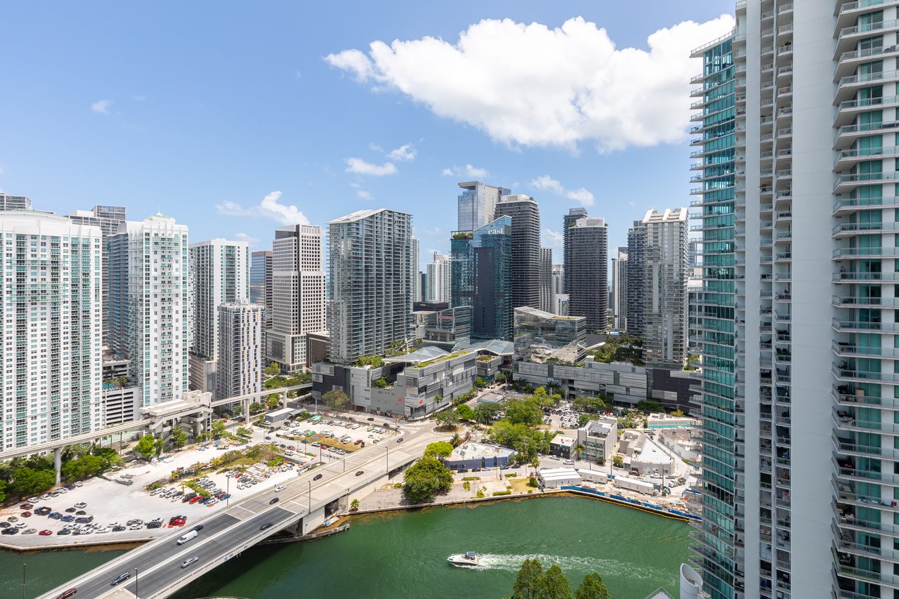 90 SW 3rd St Unit #3501 Miami 